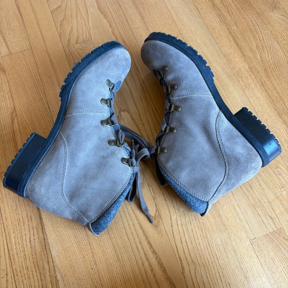 Clarks Collection Boots Khaki Taupe Gray Suede Cushioned Hiking Womens Size 10 - Picture 8 of 11